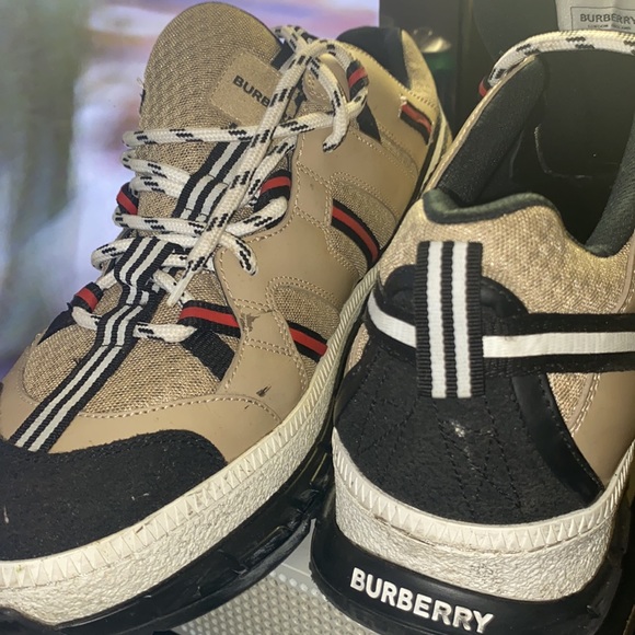 Burberry sneakers - Picture 3 of 3
